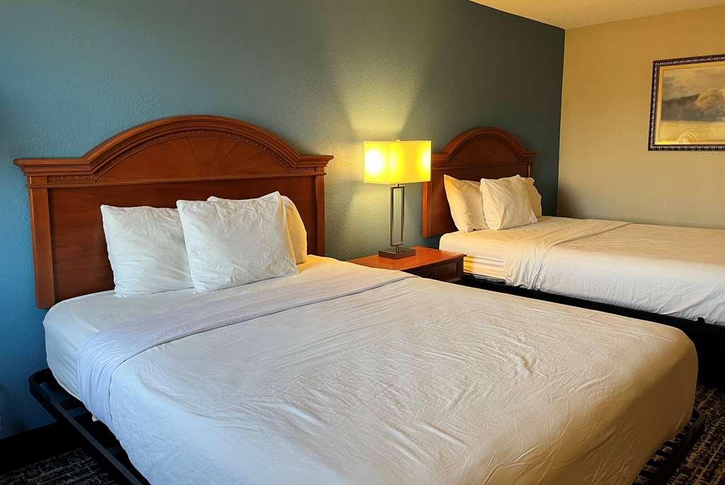 Baymont By Wyndham Indianapolis South Hotel Стая снимка