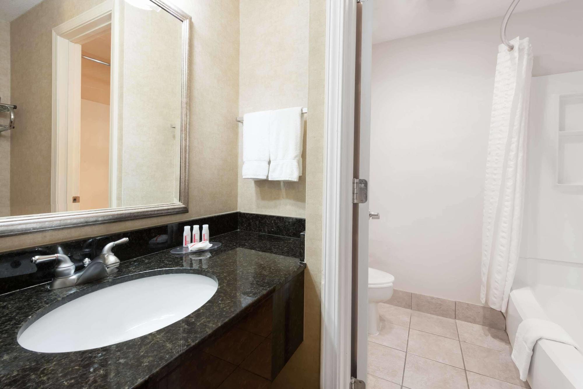 Baymont By Wyndham Indianapolis South Hotel Екстериор снимка